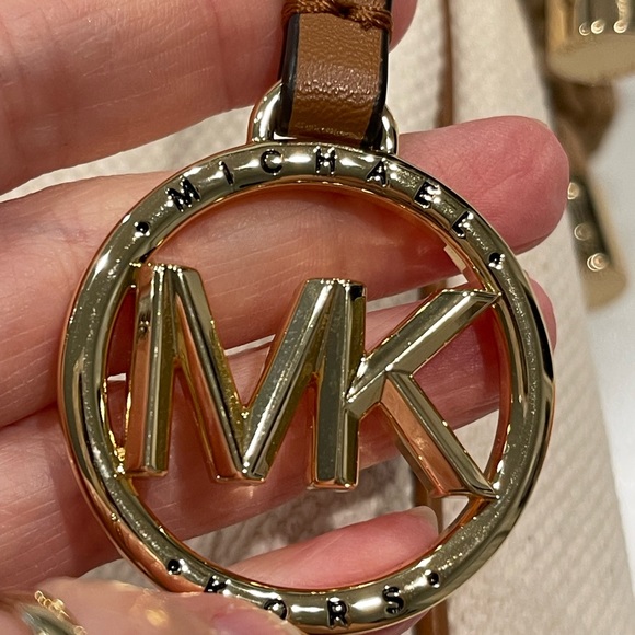 MICHAEL KORS ISLA canvas large shoulder bag NWT - Picture 3 of 7